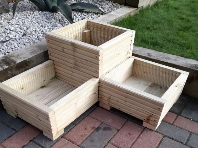 Medium Corner Planter